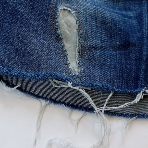 Madewell Distressed Denim Jean Shorts Unisex - Picture 5 of 8